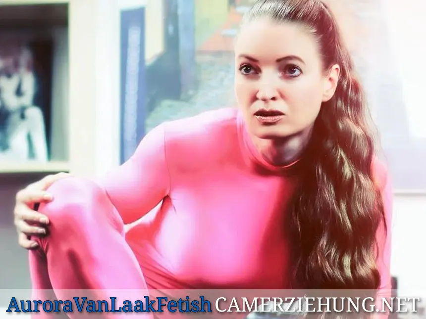 Sadistische Sklavenfolter und Erziehung zum Sklaven mit Aurora Van Laak Fetish